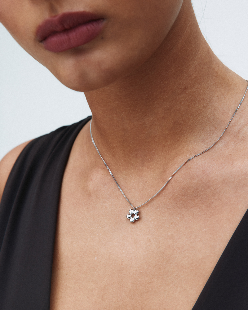 Daisy Necklace S Hopeiset kaulakorut Hopea