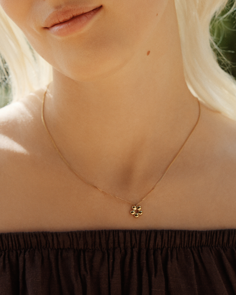 Daisy Necklace S Gold necklaces Gold