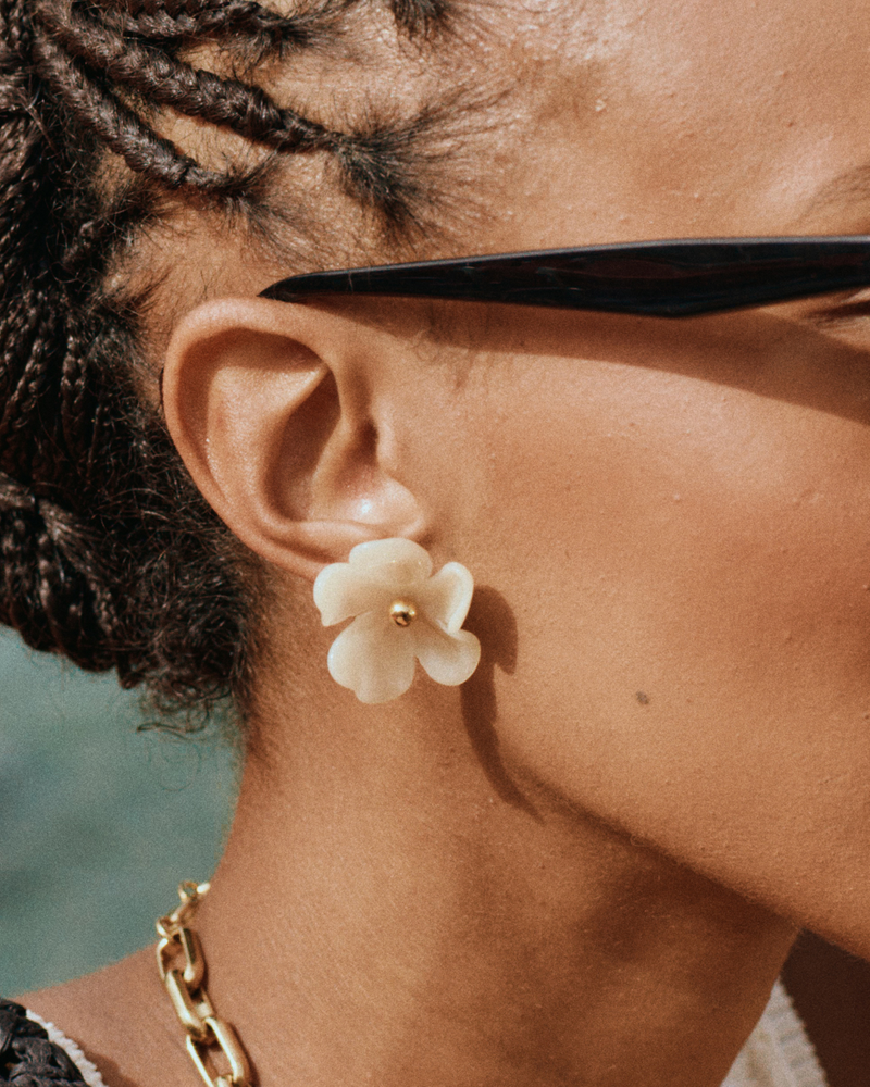 Wildflower Studs Steckerohrringe Gold/Weiß