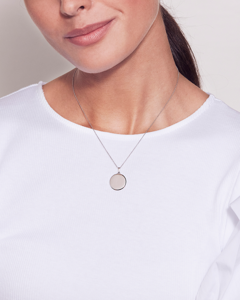 Round Pendant Classics Hopea