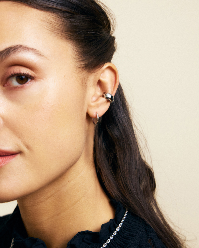 Bold Ear Cuff Korvakalusteet Hopea