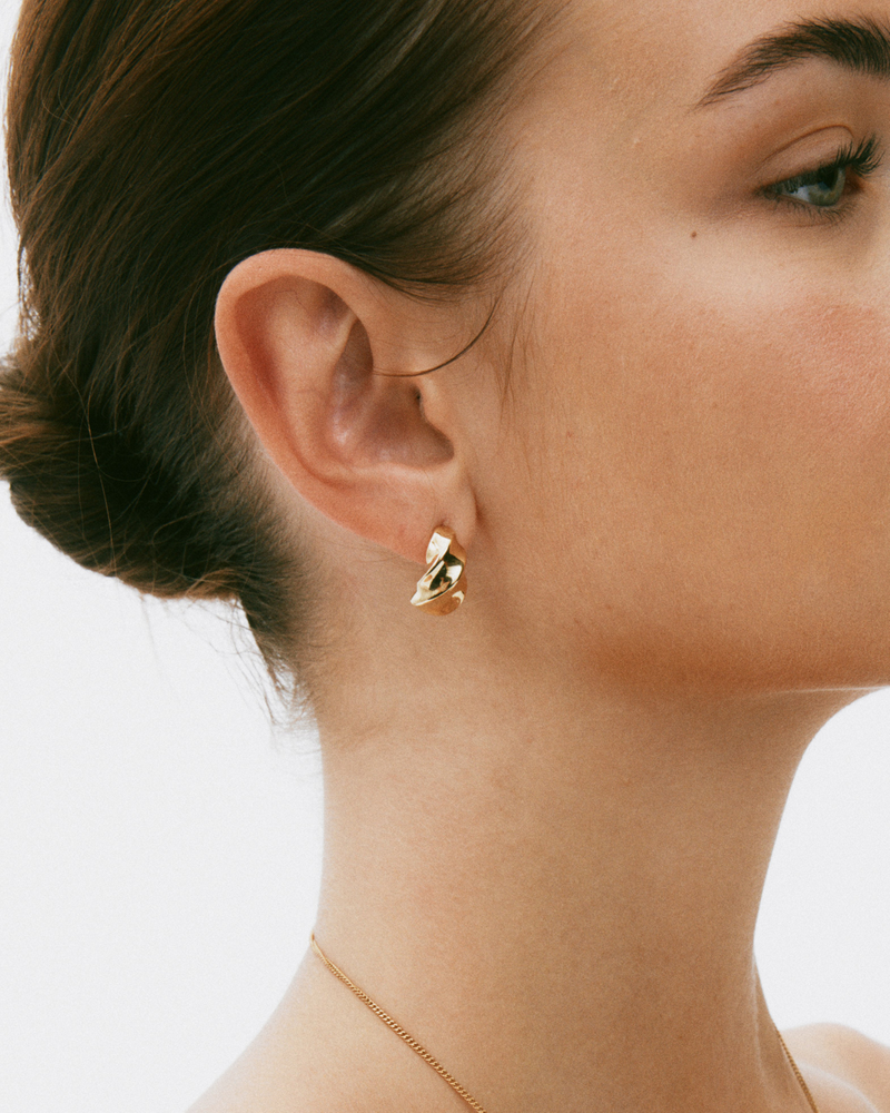 Helix Studs Ørestikker Gull