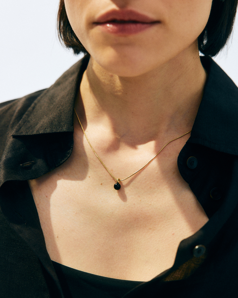 Aura Necklace S Guldhalskæder Guld/Sort 