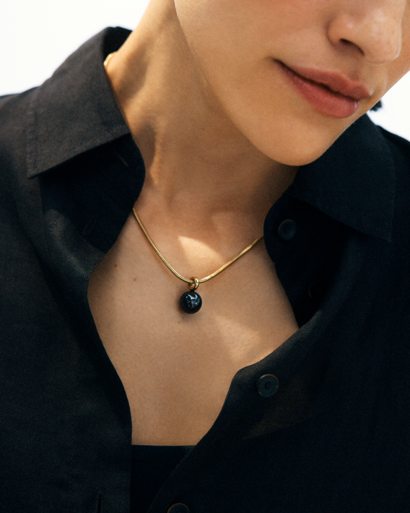 Aura Necklace L Goldhalsketten Gold/Schwarz