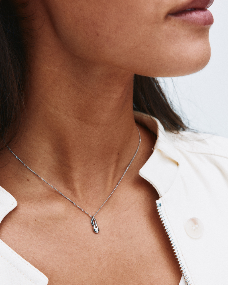 Bunny Necklace Hopeiset kaulakorut Hopea