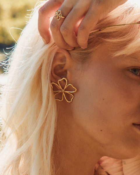 Alba Studs L Gold earrings Guld