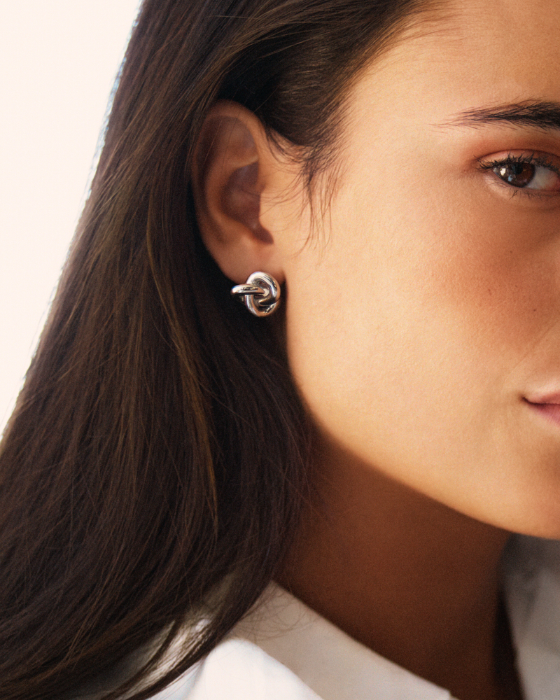 Infinity Knot Studs L Ørestikker Sølv