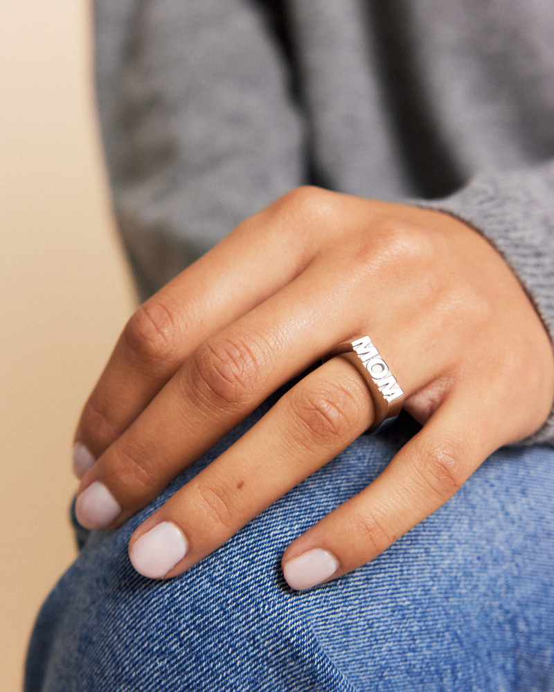 Mom Signet Ring Hopeiset sormukset Hopea