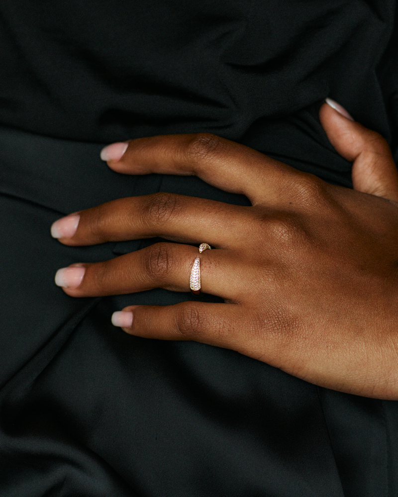 Crest Pavé Ring Gold rings Gold