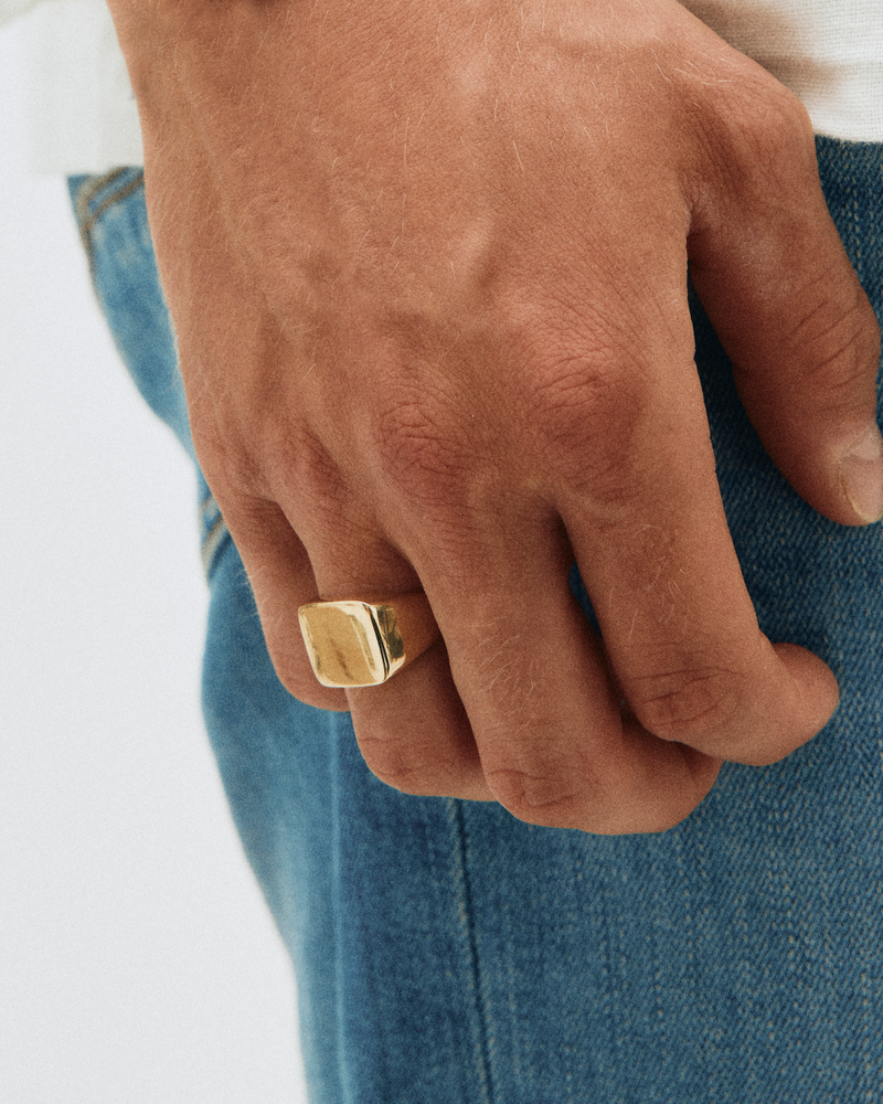 Ellis Signet Ring Gold rings Gold
